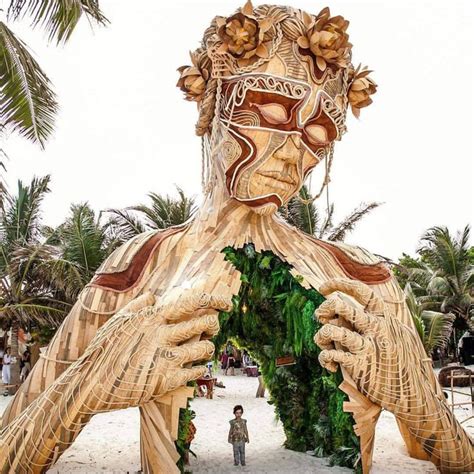 Colossal | Art, design, and visual culture. | Sculpture, Wooden ...