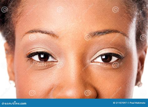 Yeux africains de beauté image stock. Image du eyeshadow - 21107097