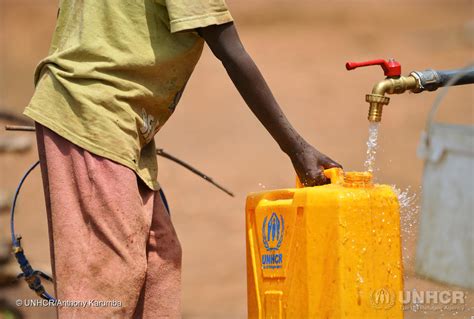 Clean water saves lives in UNHCR refugee camps | USA for UNHCR