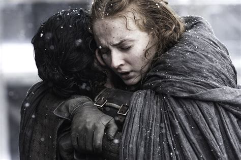 Reactions to Jon Snow and Sansa Stark's Reunion | POPSUGAR Entertainment