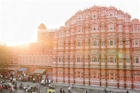 Jaipur's Hawa Mahal: The Complete Guide