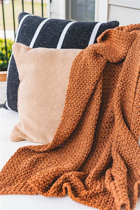 Crochet Old Fashioned Throw Blanket - in 12 sizes! - free pattern