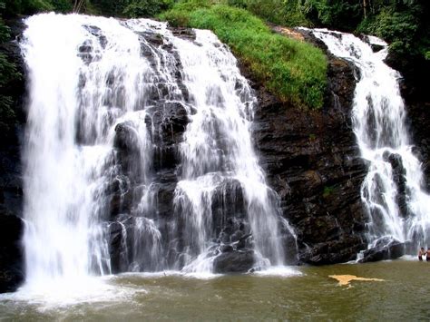 5 Stunning Waterfalls in Coorg that will Leave You Awestruck | Trawell ...