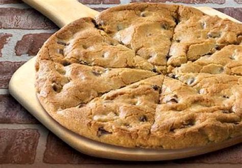 Papa John's Wants You to Eat Pizza-Shaped Dessert | Chocolate chip ...