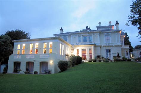 Howden Court Hotel | Torquay, Devon | English Riviera Seaside Accommodation