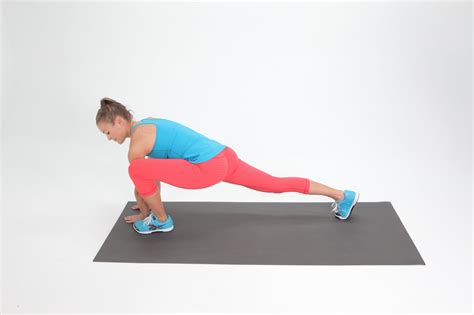 Runner's Lunge Stretch | From Head to Toe: The Ultimate Stretching ...