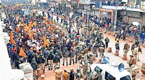 Delhi temple demolition: VHP, Bajrang Dal protest, cops step in | Delhi News - The Indian Express