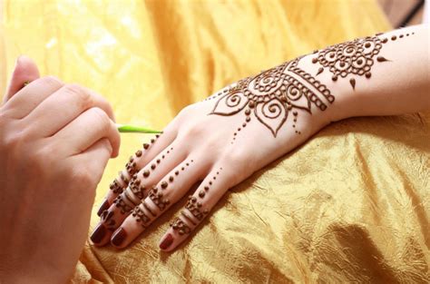 Get Beautiful Body Art with Natural Henna Tattoos - Cameo Salon & Spa