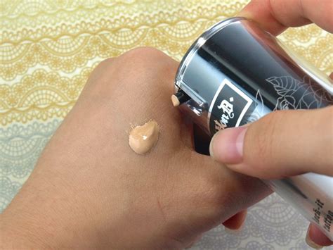 Kat Von D Lock-It Tattoo Foundation in "Light 45": Review and Swatches | The Happy Sloths ...