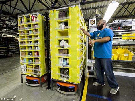 Amazon now has 100,000 warehouse robots | Daily Mail Online