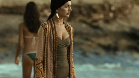 I'm going to need camilla belle's wardrobe in the movie Adrift. turban ...