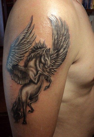 Flying pegasus tattoo on shoulder J Tattoo, Tatoo Art, Back Tattoo, New ...