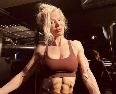 “Don’t Need To Lift Super Heavy Weights”: 65-Year-Old Ripped Fitness Coach Reveals Muscle ...