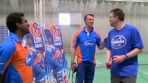 Spin bowling masterclass with Muttiah Muralitharan and Graeme Swann - YouTube