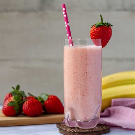 Strawberry Banana Smoothie - Awesome on 20