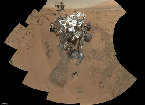 Curiosity selfie shows the rover and its Mars surroundings | Daily Mail ...