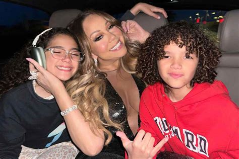 Mariah Carey Reveals Twins Monroe and Moroccan Are in Her Billboard Music Award Performance ...