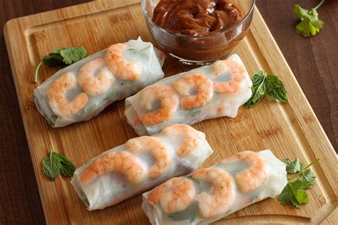 Shrimp summer rolls with peanut dipping sauce - My Eager Eats