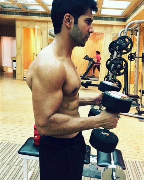 Varun Dhawan, Height, Age, Wife, Girlfriend, Family, Biography » StarsUnfolded