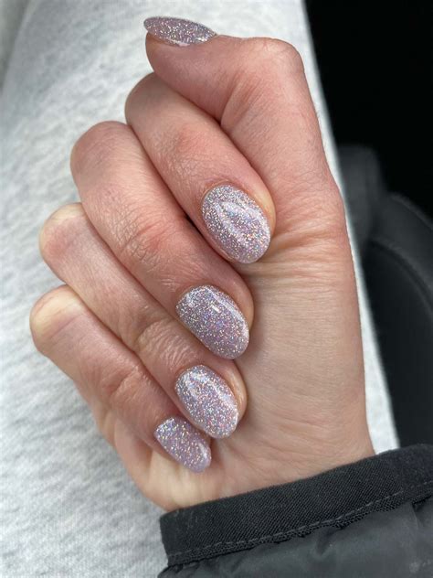 Silver Sparkly Glitter Nails – Vibrant Guide