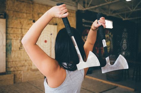 4 Things to Know About Balancing a Throwing Axe | Urban Axe Throwing