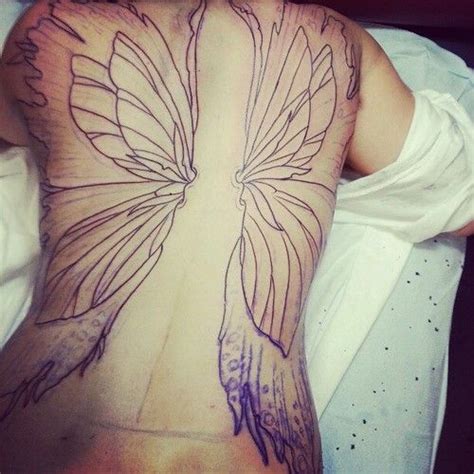 Black Outline Fairy Wings Tattoo On Full Back | Tattoo vorlagen, Vorlagen