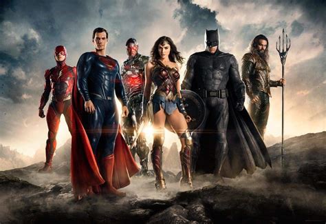 SDCC 2016: First Look At New Justice League Movie Cast Poster From DC ...