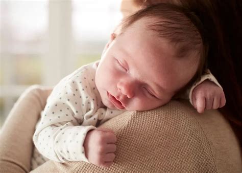 5 Tips to Help your Colic Baby Sleep (That Actually Work)