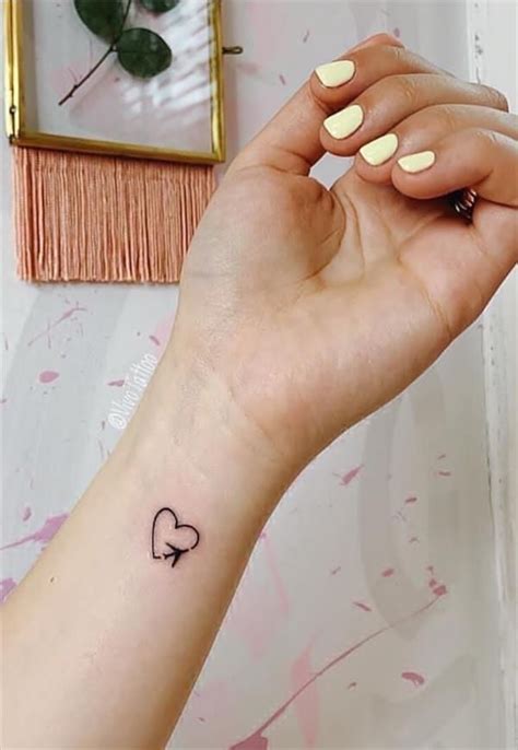 24 Simple Small Heart Tattoo Design For Woman On Valentine's Day To Show Your Love - Latest ...