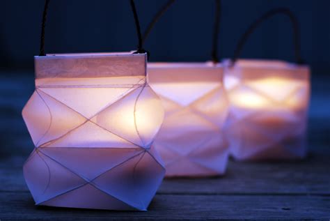 How to Make a Pretty Folded Square Paper Lantern