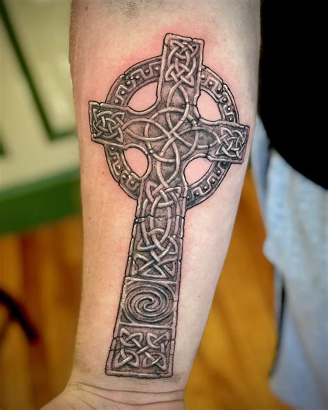 13 Popular Celtic Cross Tattoo Ideas for Men & Women in 2023