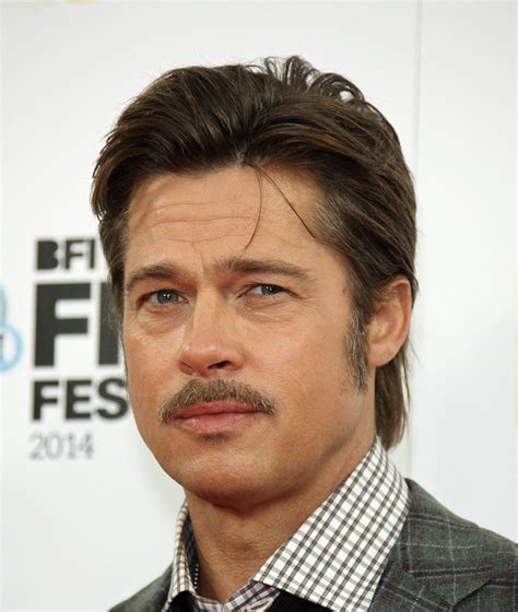 35 Famous Celebrities With Mustaches (2022 Update) (2023)