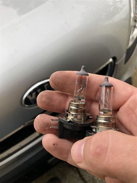 They blew at the same time. No it’s not a fuse : r/Justrolledintotheshop