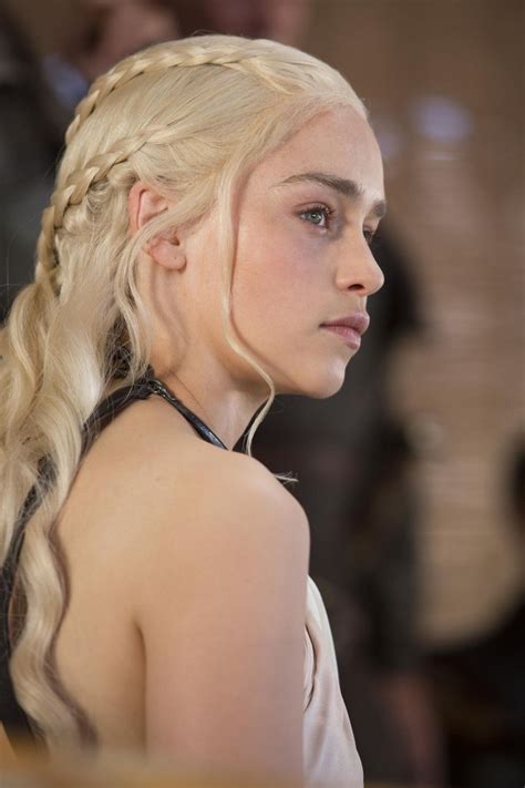 Emilia Clarke in Game of Thrones | Penteados, Estilos de cabelo ...