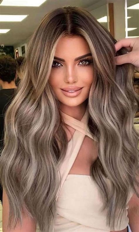 50 Fabulous Fall Hair Color Ideas For Autumn 2022 : Tiramisu Vanilla Cream