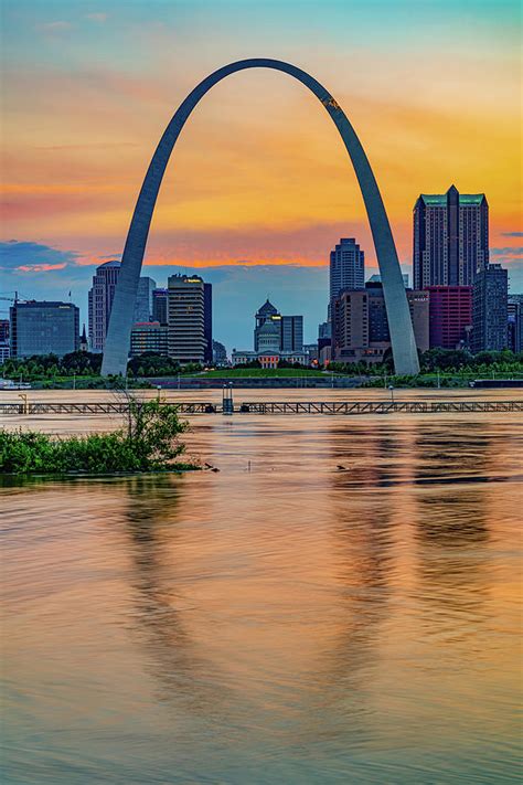 Gateway Arch Sunset - Saint Louis Missouri Photograph by Gregory Ballos