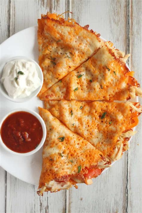 Keto Chicken Quesadilla | Cheese Shell Keto Quesadilla Recipe