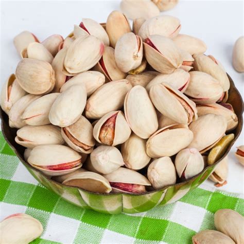 Natural Pista Nuts, Packaging Type: Vacuum Bag, Packaging Size: 1 Kg ...