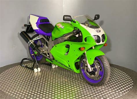 This Zero-Mileage 1996 Kawasaki ZX7-RR Is Priced At RM224,500! - BikesRepublic.com