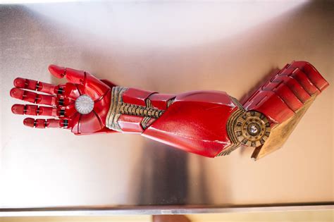 Robert Downey Jr. Surprises 7-Year-Old Boy with Awesome 3D Printed Prosthetic Iron Man Arm ...