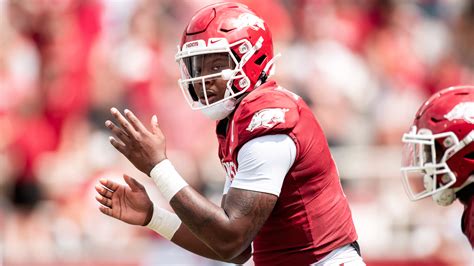 Razorbacks QB KJ Jefferson to return to team in 2023