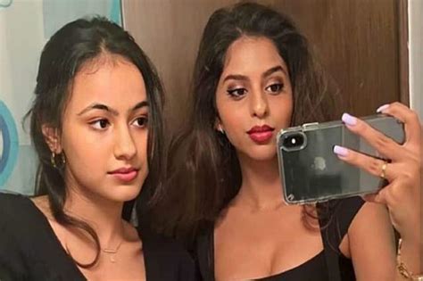 Suhana Khan ooze glamour in this mirror selfie from NYU | India Forums