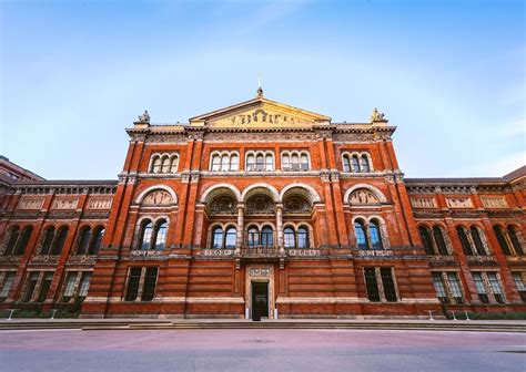 Best Things to See at the Victoria and Albert Museum in One Day