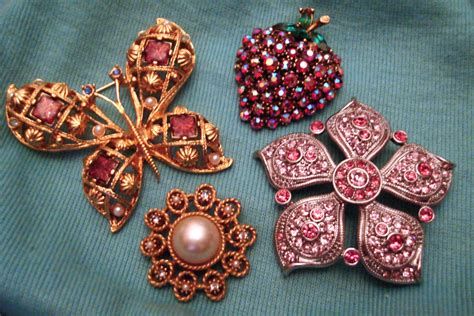 Vintage Brooches (pins) - Akram's Ideas