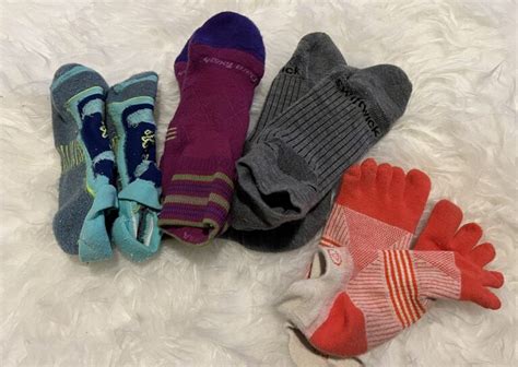 6 Best Winter Running Socks of 2024 - RunToTheFinish