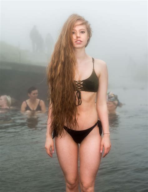 11 Icelandic Women Open Up About Body Image | Body positivity photography, Woman beach, Female poses