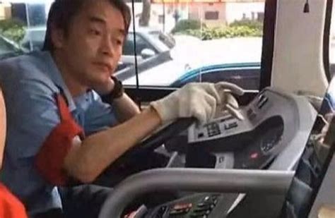 Chinese Bus Driver Has Shocking Resemblance to Leslie Cheung ...