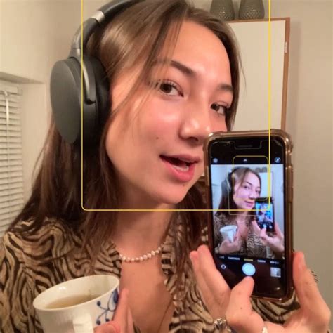 front camera mirror selfie | Gadgets technology awesome, Mirror selfie ...