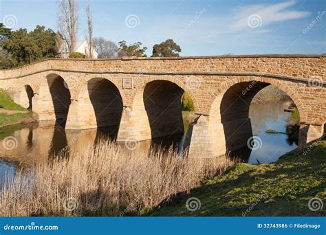 Richmond Historic Bridge foto de archivo. Imagen de cityscape - 32743986