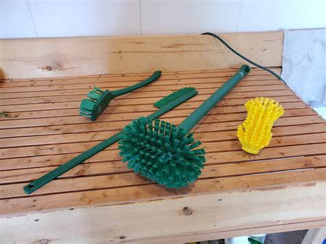 Farmer’s Favorites: Cleaning Tools – UVM Extension Ag Engineering